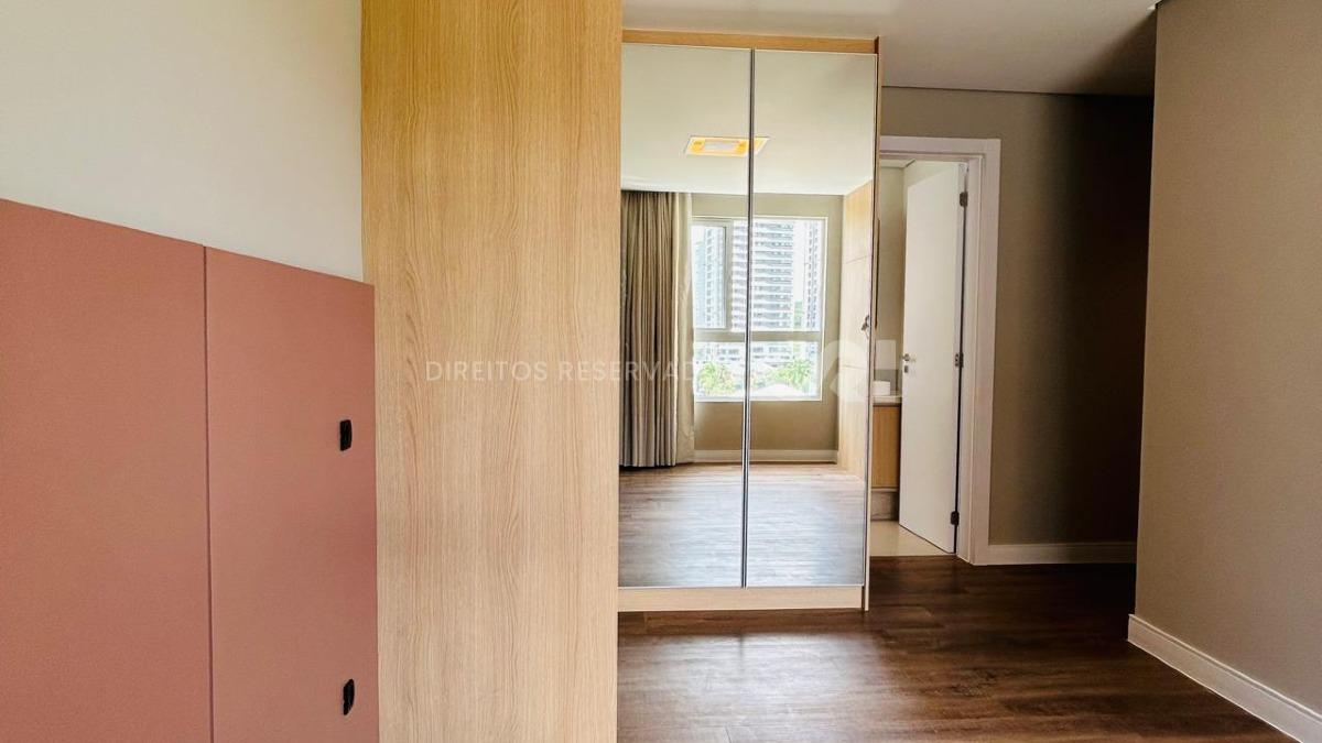 Apartamento Mobiliado com 3 Dormitórios no Edifício DUO na Praia Brava em Itajaí