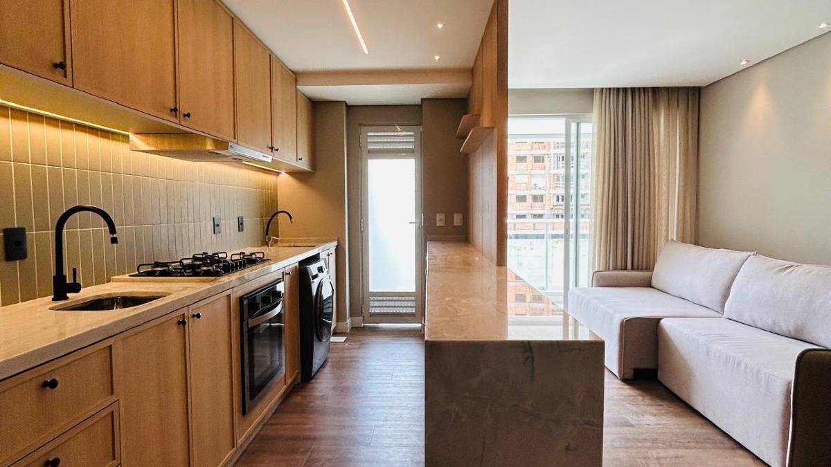 Apartamento Mobiliado com 3 Dormitórios no Edifício DUO na Praia Brava em Itajaí