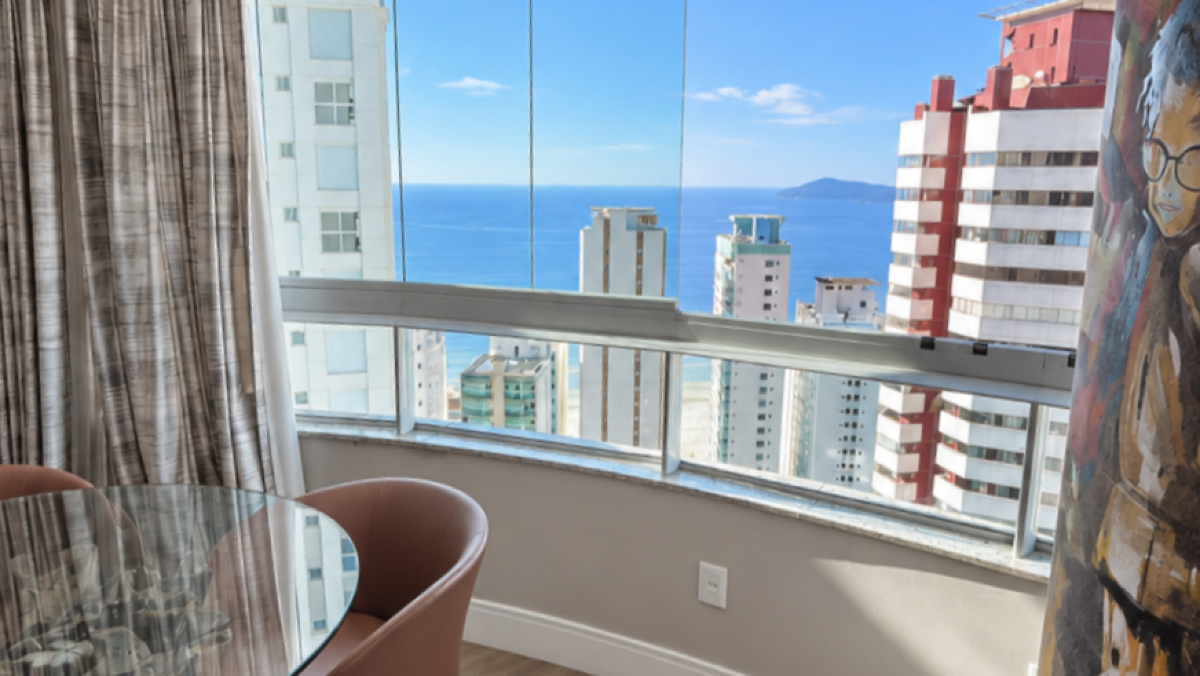 Apartamento com 3 Suítes no Torre d’ Napoli no Centro de Balneário Camboriú