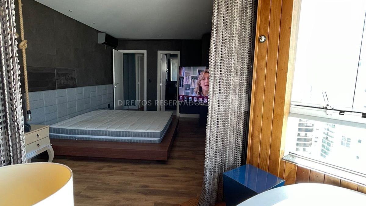 Apartamento com 3 Suítes no Torre d’ Napoli no Centro de Balneário Camboriú