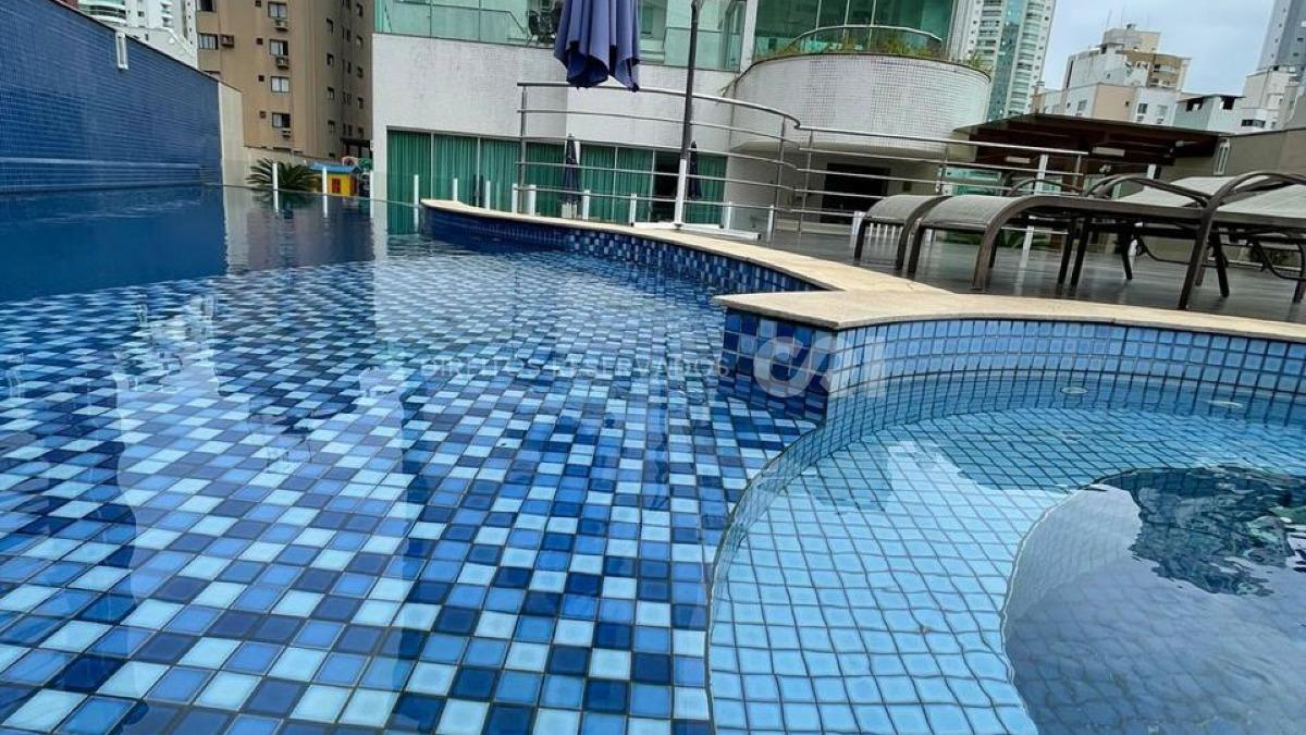 Apartamento com 3 Suítes no Torre d’ Napoli no Centro de Balneário Camboriú