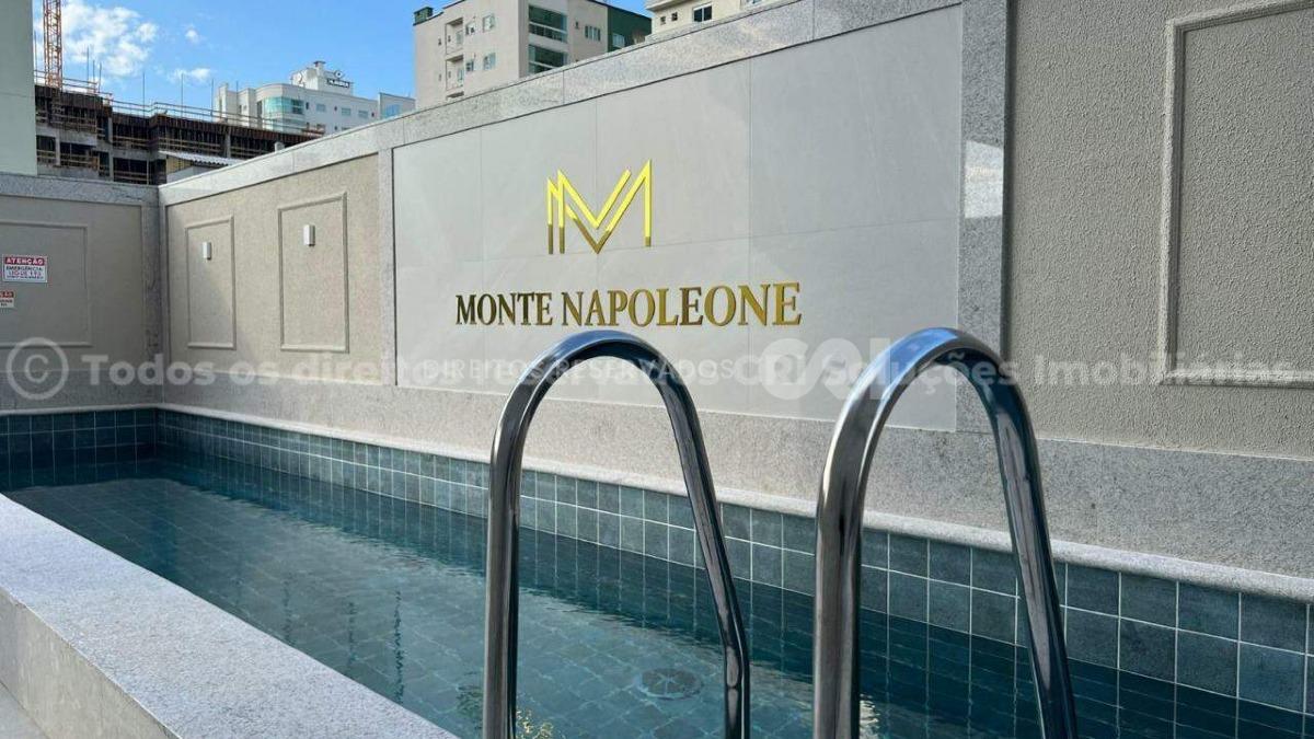 Apartamento com 3 suítes no Residencial Monte Napoleone no Centro em Itapema