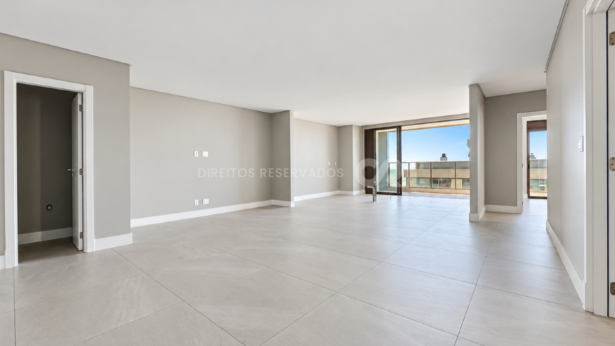 Apartamento com 3 Suítes no Ocean Wind na Praia Brava em Itajaí