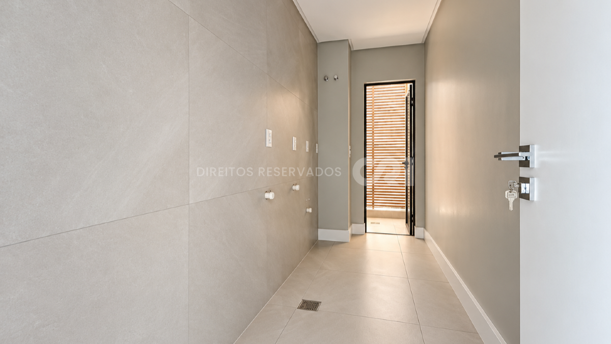 Apartamento com 3 Suítes no Ocean Wind na Praia Brava em Itajaí