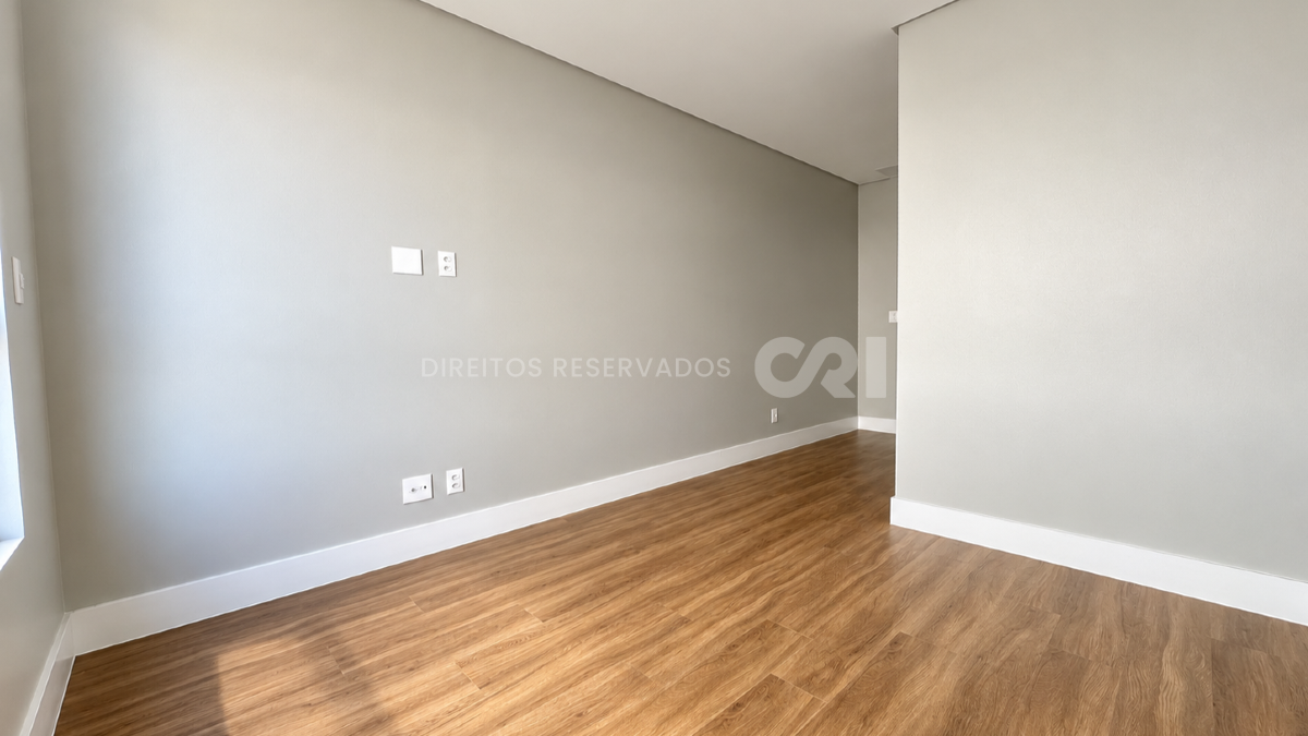 Apartamento com 3 Suítes no Ocean Wind na Praia Brava em Itajaí