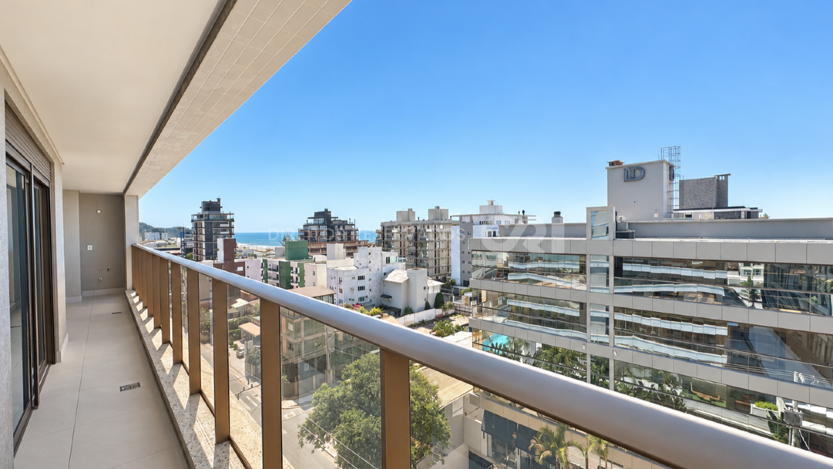 Apartamento com 3 Suítes no Ocean Wind na Praia Brava em Itajaí