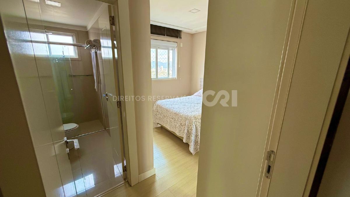Apartamento com 4 Suítes no Edifício Lumiere no Centro de Balneário Camboriú