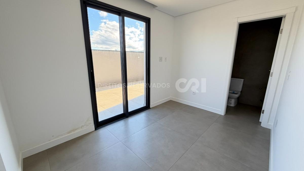 Apartamento com 3 Suítes no Lagom no Centro de Balneário Camboriú
