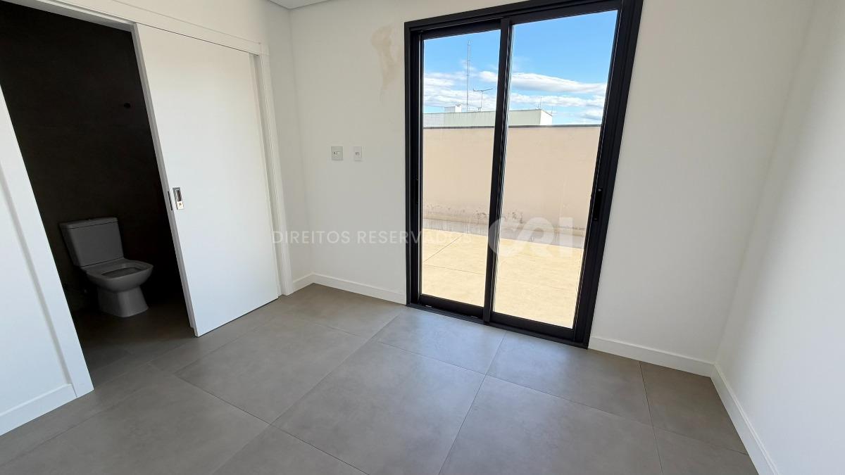 Apartamento com 3 Suítes no Lagom no Centro de Balneário Camboriú