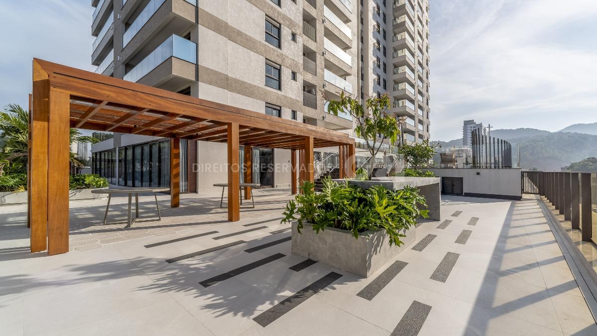 Apartamento com 2 Suítes no Torres da Brava Sirena na Praia Brava em Itajaí
