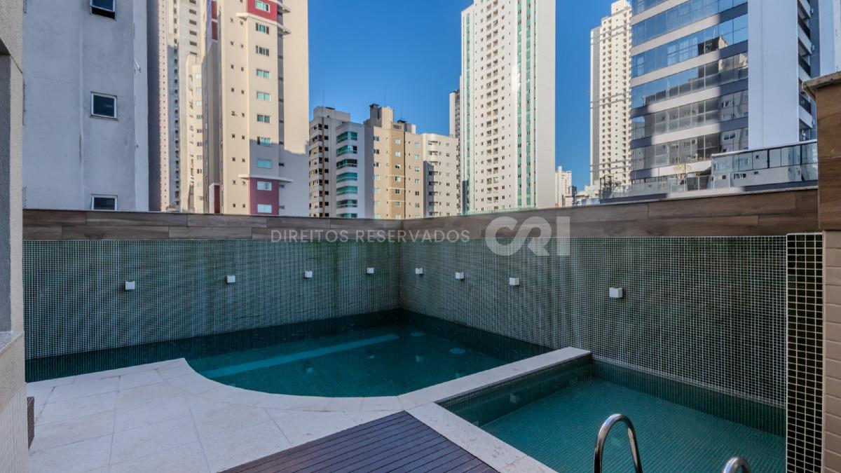 Apartamento Diferenciado com 3 Quartos no Sun Island, Centro de Balneário Camboriú