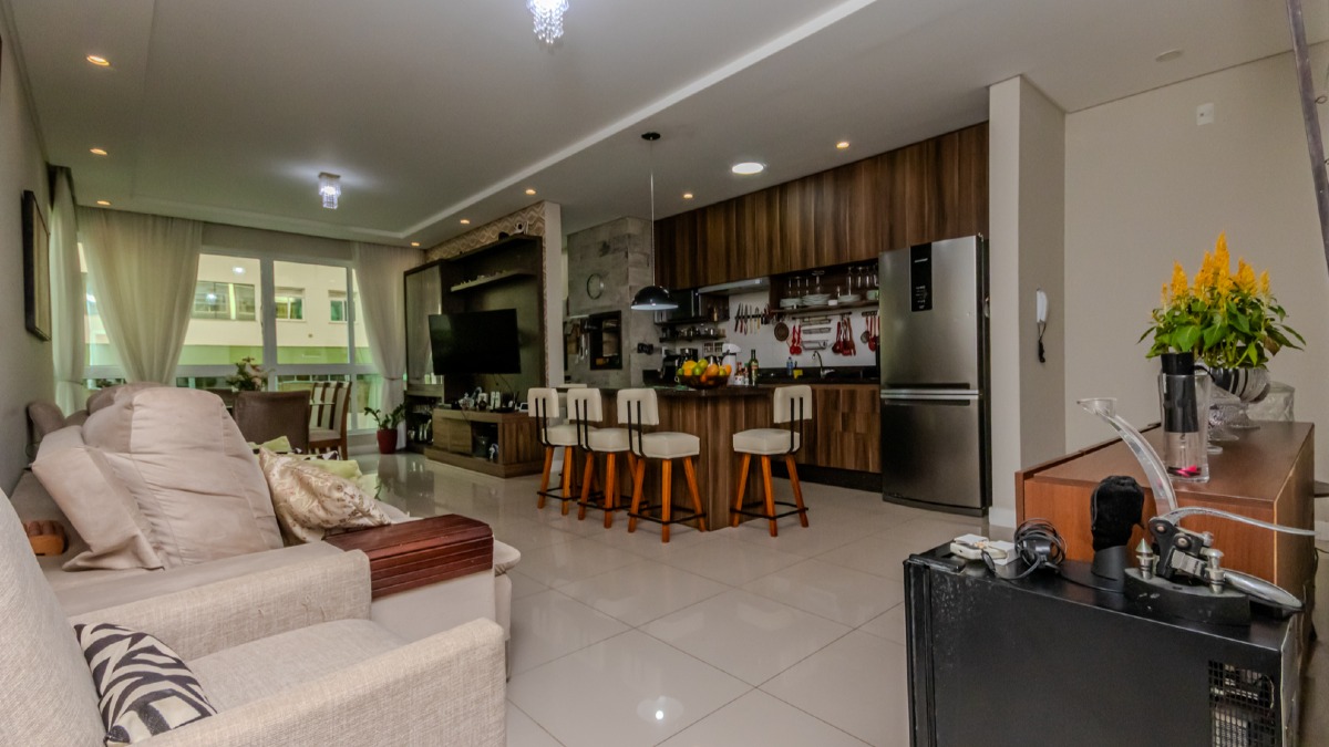 Apartamento Diferenciado com 3 Quartos no Sun Island, Centro de Balneário Camboriú
