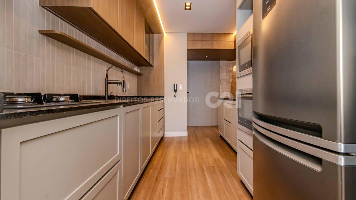 Apartamento com 3 Quartos na Quadra do Mar no Caminho do Mar, Centro de Balneário Camboriú