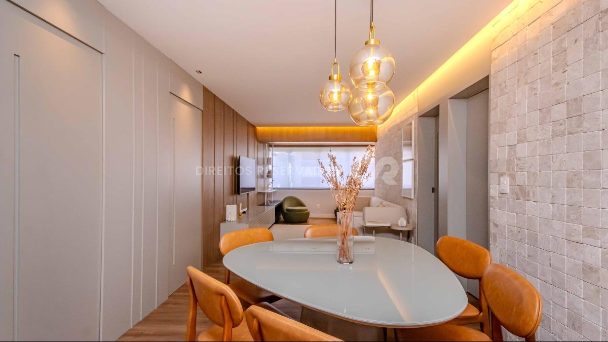 Apartamento com 3 Quartos na Quadra do Mar no Caminho do Mar, Centro de Balneário Camboriú