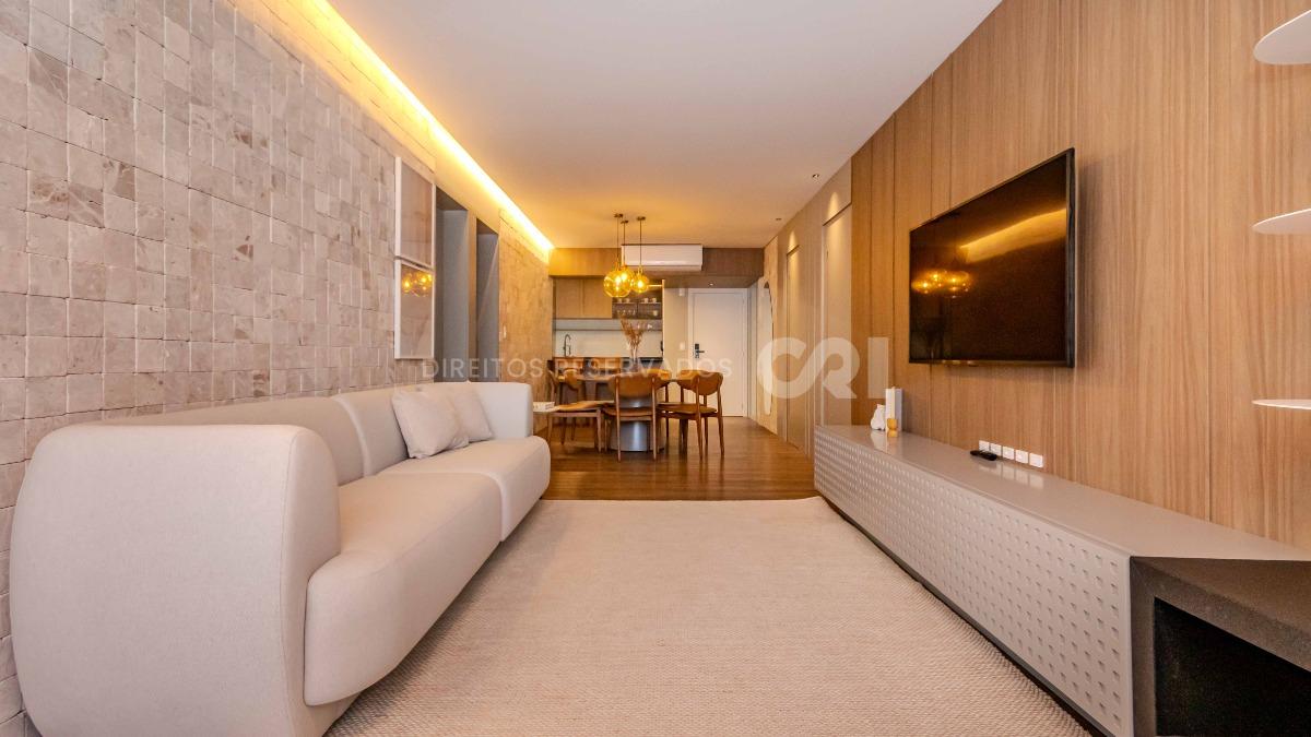 Apartamento com 3 Quartos na Quadra do Mar no Caminho do Mar, Centro de Balneário Camboriú