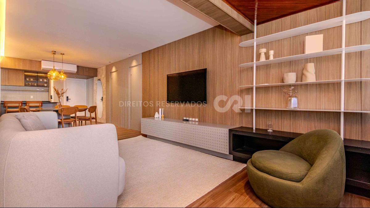Apartamento com 3 Quartos na Quadra do Mar no Caminho do Mar, Centro de Balneário Camboriú