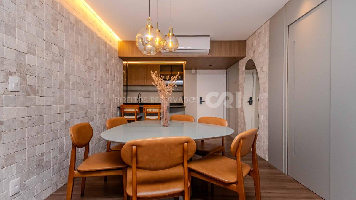 Apartamento com 3 Quartos na Quadra do Mar no Caminho do Mar, Centro de Balneário Camboriú