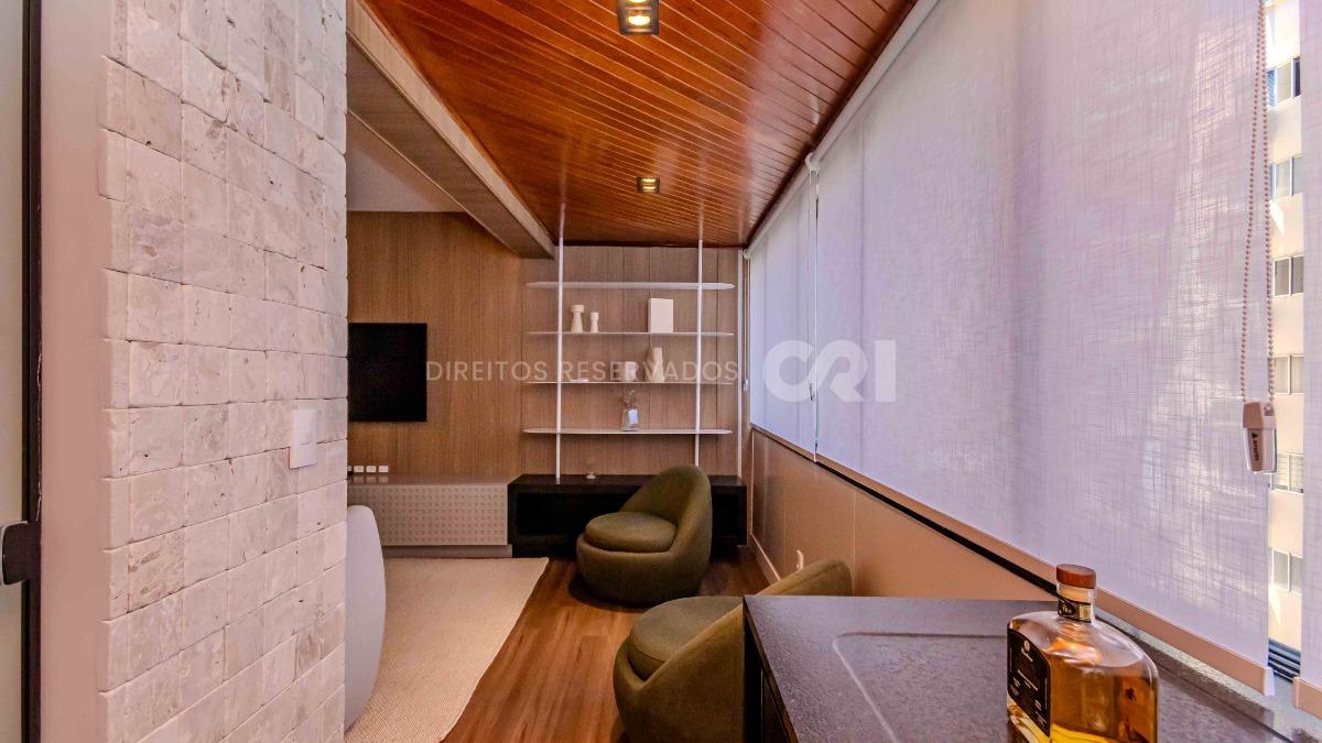 Apartamento com 3 Quartos na Quadra do Mar no Caminho do Mar, Centro de Balneário Camboriú