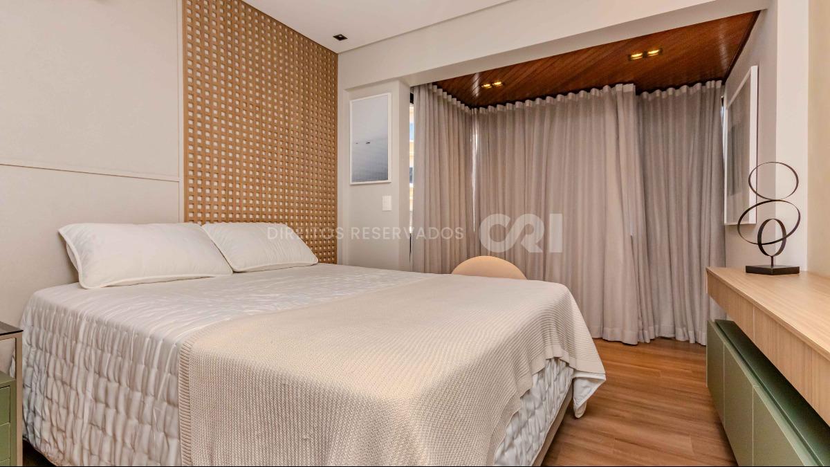 Apartamento com 3 Quartos na Quadra do Mar no Caminho do Mar, Centro de Balneário Camboriú