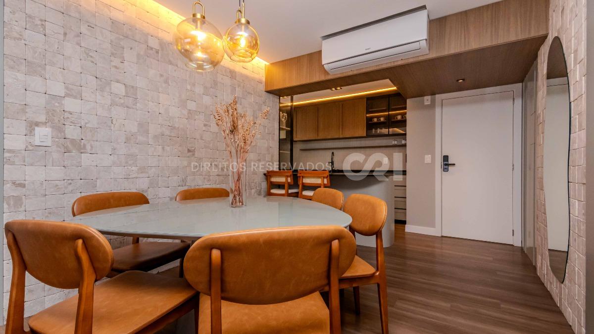 Apartamento com 3 Quartos na Quadra do Mar no Caminho do Mar, Centro de Balneário Camboriú