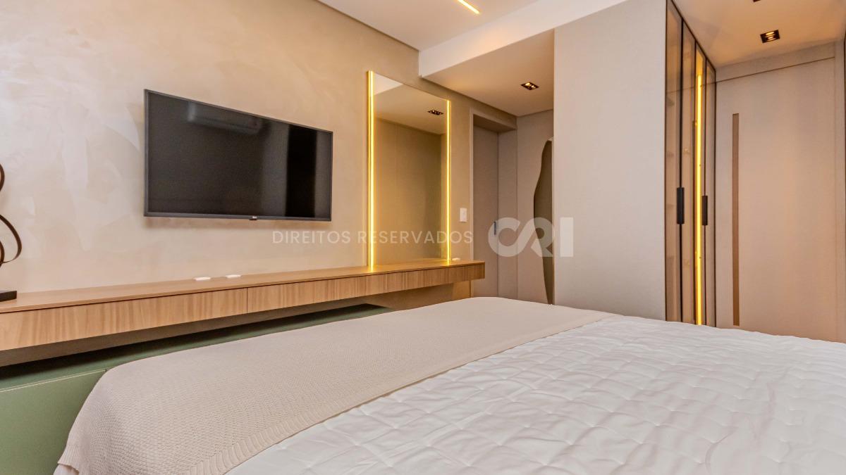 Apartamento com 3 Quartos na Quadra do Mar no Caminho do Mar, Centro de Balneário Camboriú