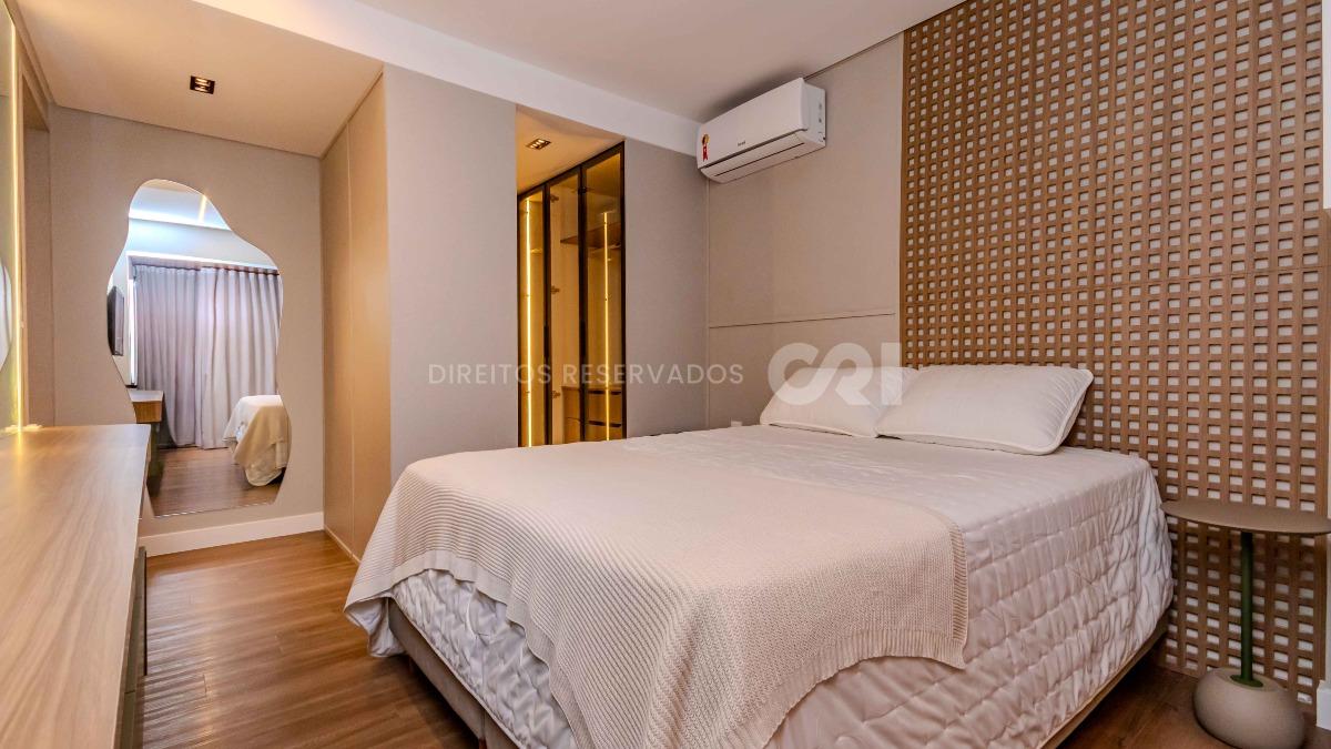 Apartamento com 3 Quartos na Quadra do Mar no Caminho do Mar, Centro de Balneário Camboriú