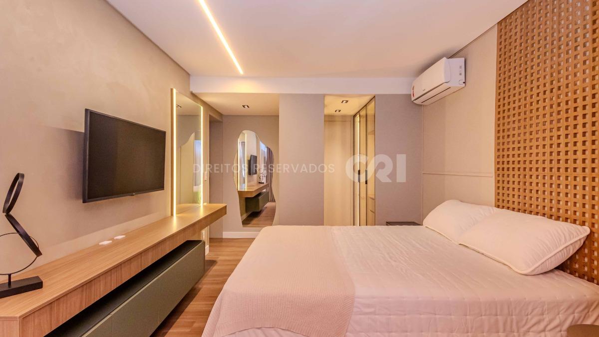 Apartamento com 3 Quartos na Quadra do Mar no Caminho do Mar, Centro de Balneário Camboriú