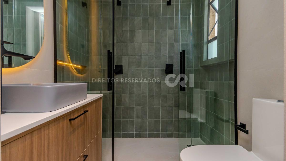 Apartamento com 3 Quartos na Quadra do Mar no Caminho do Mar, Centro de Balneário Camboriú