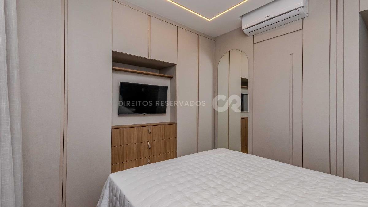 Apartamento com 3 Quartos na Quadra do Mar no Caminho do Mar, Centro de Balneário Camboriú