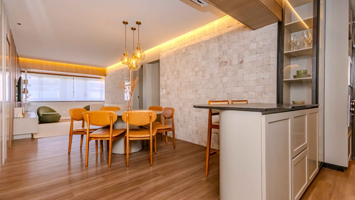 Apartamento com 3 Quartos na Quadra do Mar no Caminho do Mar, Centro de Balneário Camboriú