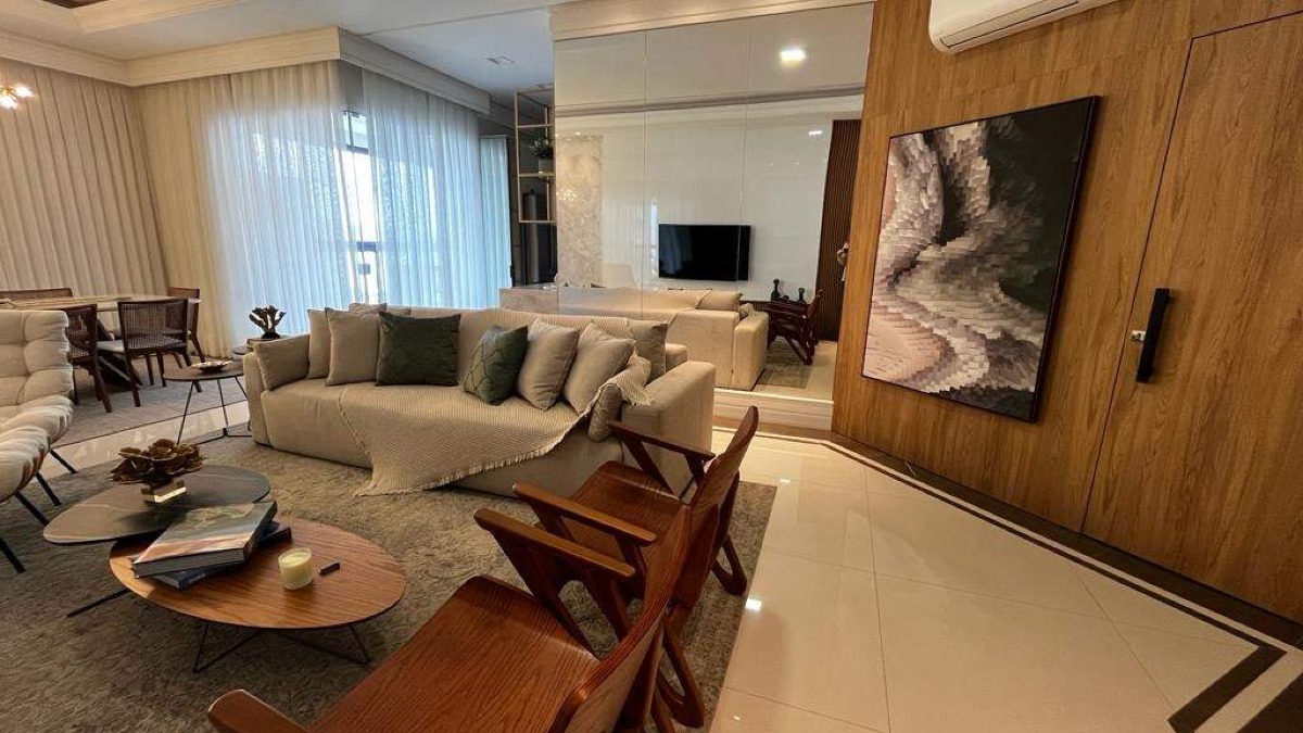 Apartamento mobiliado com 4 suítes no Magnifique Imperiale na Meia Praia, Itapema