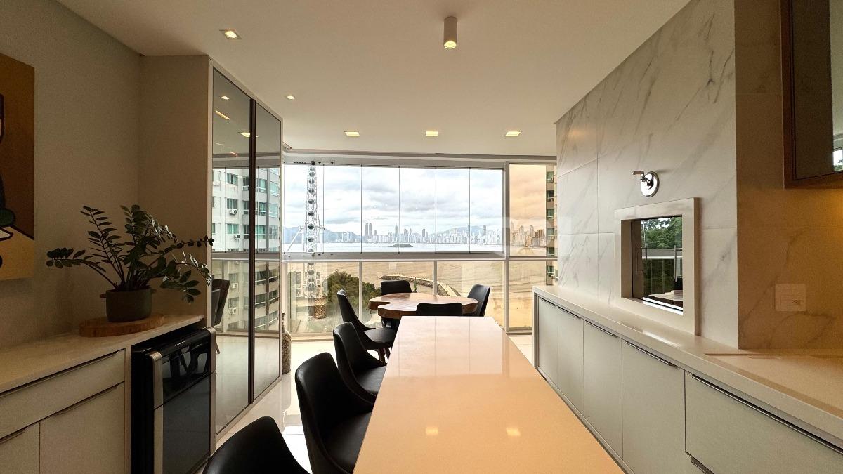 Apartamento com 4 Suítes no Italian no Pioneiros em Balneário Camboriú