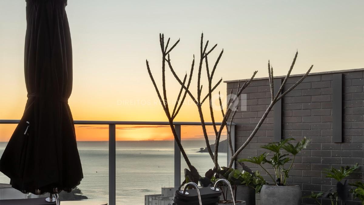 Cobertura com 4 suítes no Edifício Timeless no Centro em Balneário Camboriú