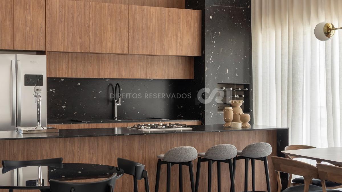 Cobertura com 4 suítes no Edifício Timeless no Centro em Balneário Camboriú