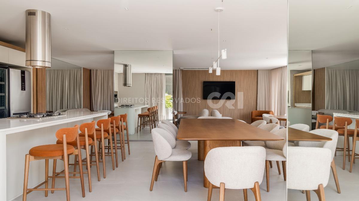 Apartamento com 03 Quartos no Monte Solaro no Centro em Itajaí