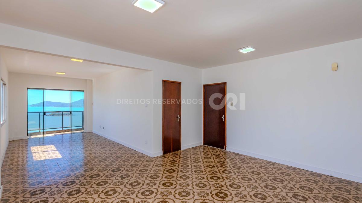 Apartamento com 3 Suítes Frente Mar no Edifício Concorde, Centro de Balneário Camboriú