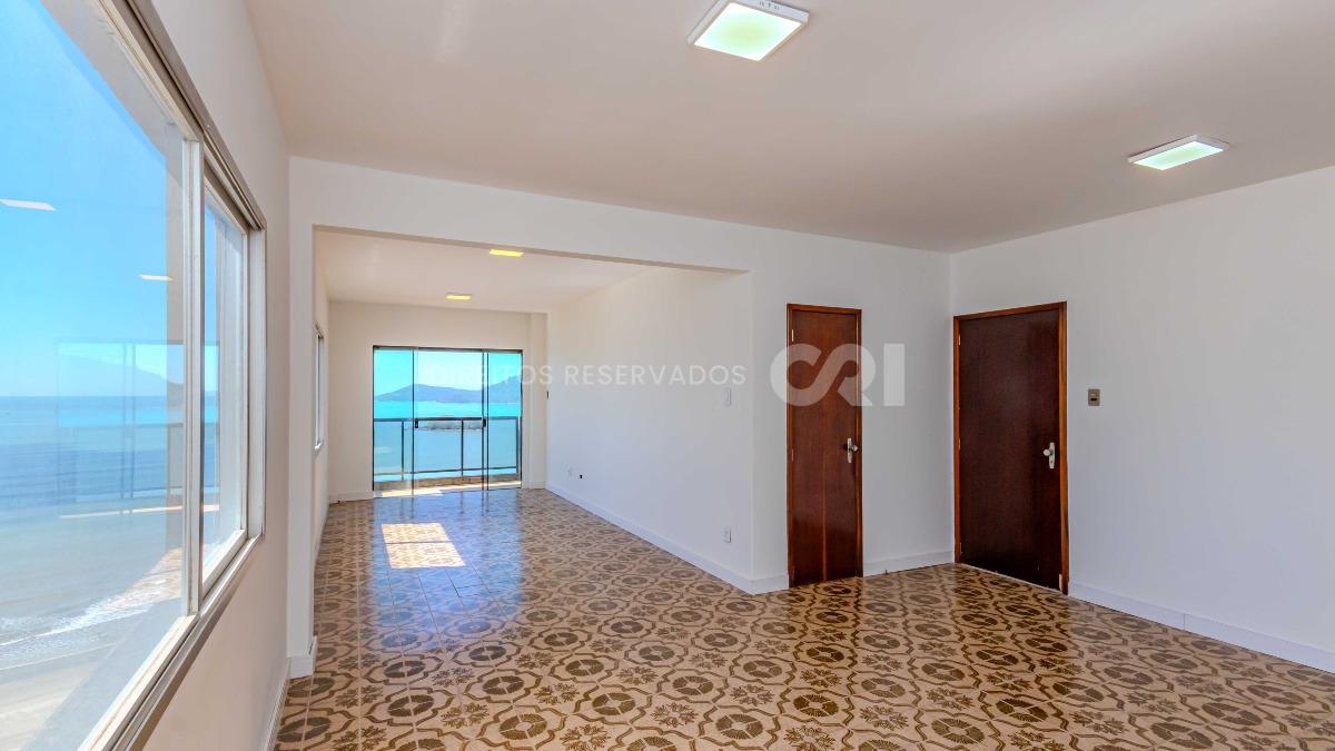 Apartamento com 3 Suítes Frente Mar no Edifício Concorde, Centro de Balneário Camboriú