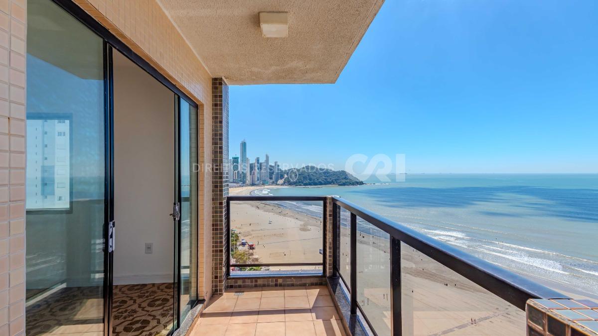 Apartamento com 3 Suítes Frente Mar no Edifício Concorde, Centro de Balneário Camboriú