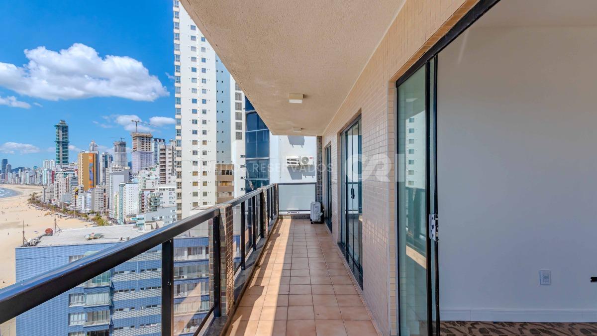 Apartamento com 3 Suítes Frente Mar no Edifício Concorde, Centro de Balneário Camboriú