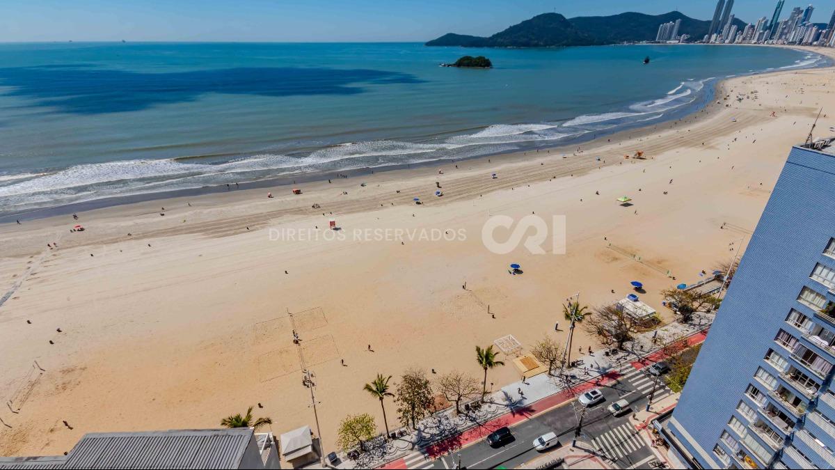 Apartamento com 3 Suítes Frente Mar no Edifício Concorde, Centro de Balneário Camboriú
