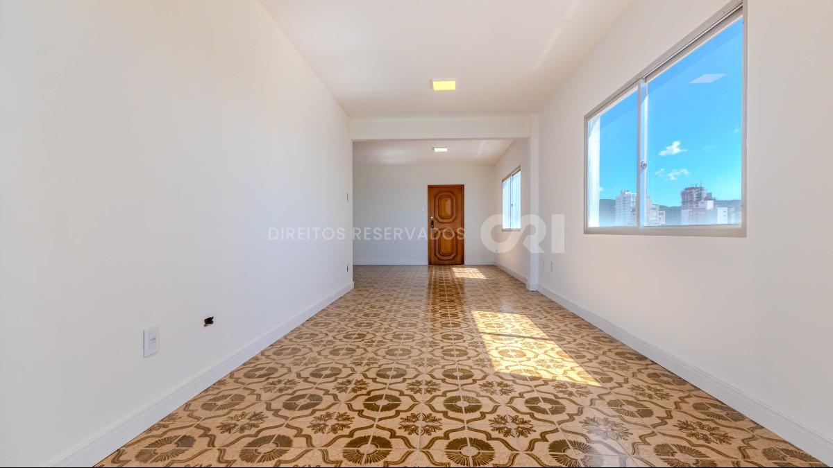 Apartamento com 3 Suítes Frente Mar no Edifício Concorde, Centro de Balneário Camboriú
