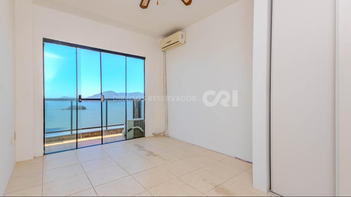 Apartamento com 3 Suítes Frente Mar no Edifício Concorde, Centro de Balneário Camboriú