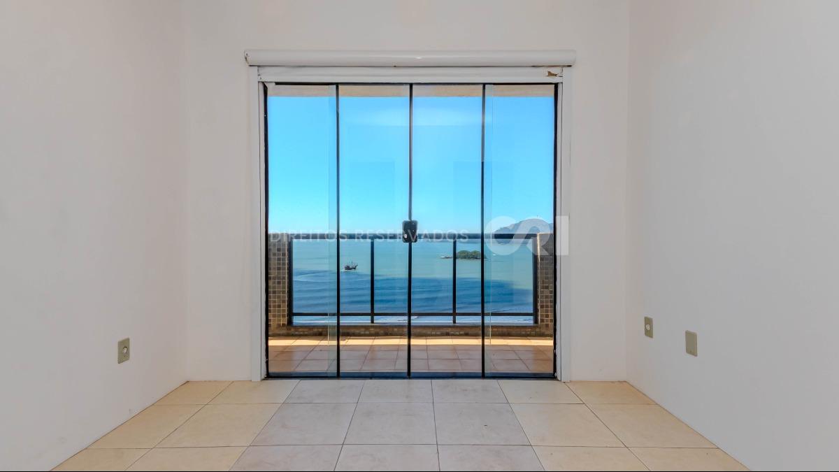 Apartamento com 3 Suítes Frente Mar no Edifício Concorde, Centro de Balneário Camboriú