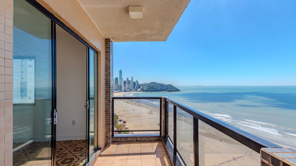 Apartamento com 3 Suítes Frente Mar no Edifício Concorde, Centro de Balneário Camboriú