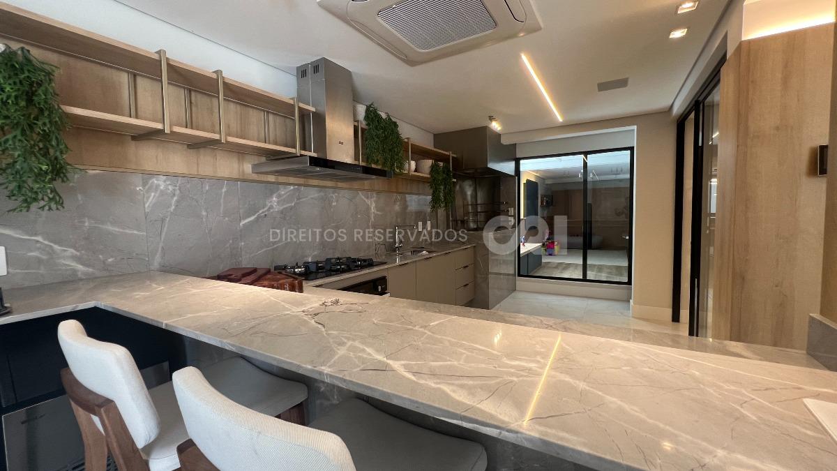 Apartamento com 3 Dormitórios no Brava Vel Residence na Praia Brava em Itajaí