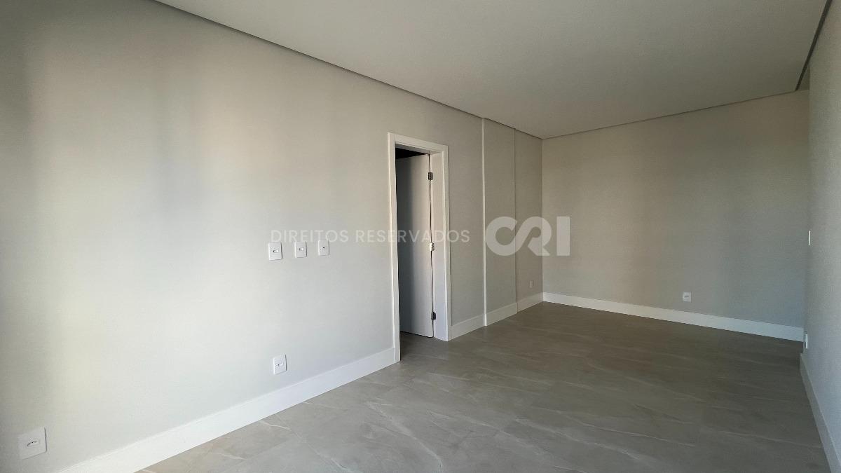 Apartamento com 3 Dormitórios no Brava Vel Residence na Praia Brava em Itajaí