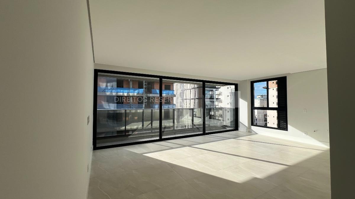 Apartamento com 3 Dormitórios no Brava Vel Residence na Praia Brava em Itajaí