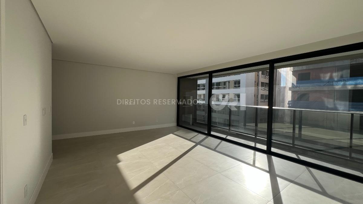 Apartamento com 3 Dormitórios no Brava Vel Residence na Praia Brava em Itajaí