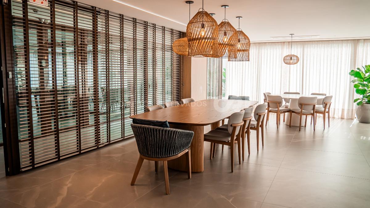 Apartamento com 110m² de 3 dormitórios no Torres da Brava na Praia Brava em Itajaí