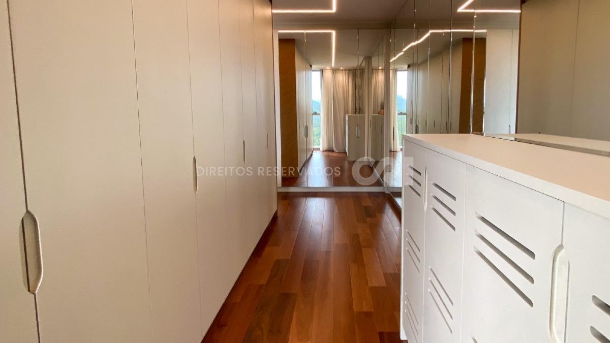 Apartamento Frente Mar com 3 Suítes no Copenhagen na Barra Sul em Balneário Camboriú